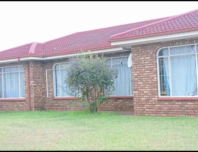 6 BEDROOM HOUSE FOR SALE IN HELIKON PARK